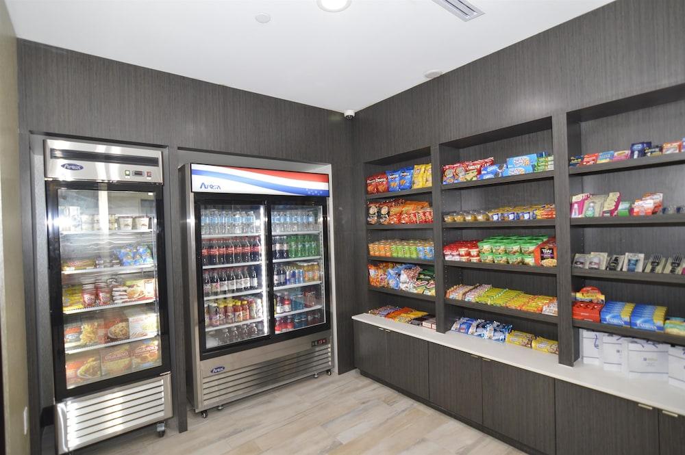 Holiday Inn Express And Suites Pasadena Houston Southeast by IHG photo 14
