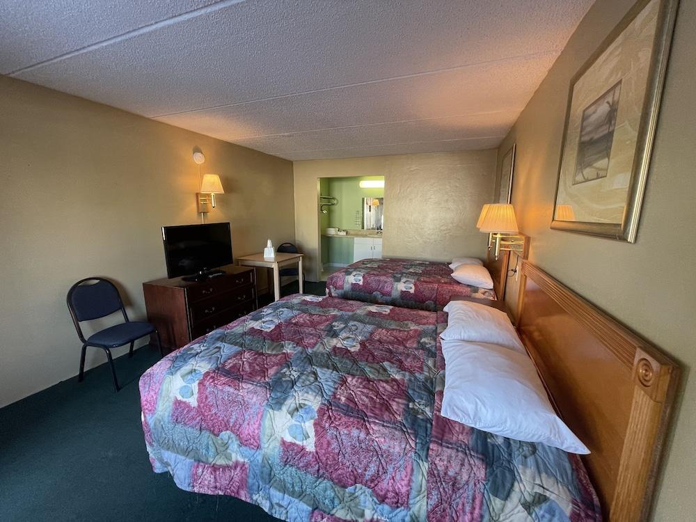 Clearwater Inn photo 7