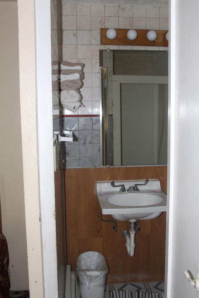 Riverside Motel photo 25