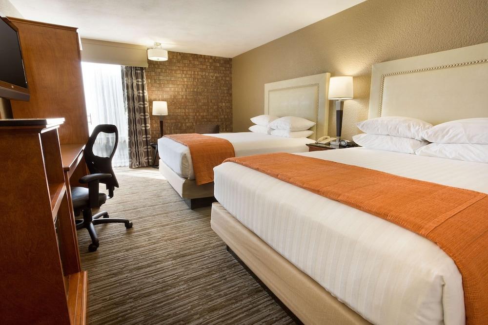 Drury Inn & Suites Austin North photo 10