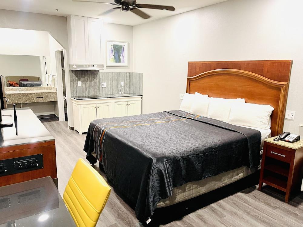 Americas Best Value Inn La Porte photo 15