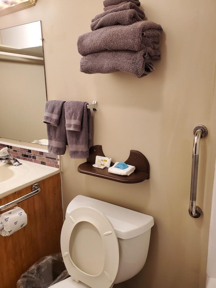 River Country Motor Lodge photo 68