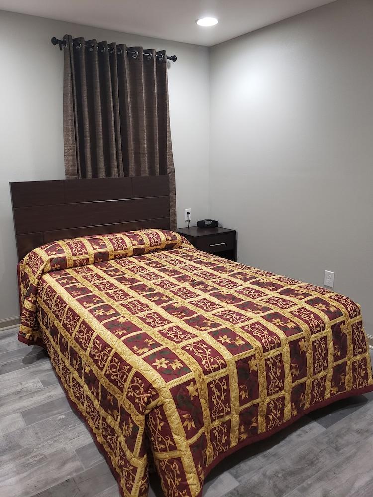 Budget Inn & Suites photo 22