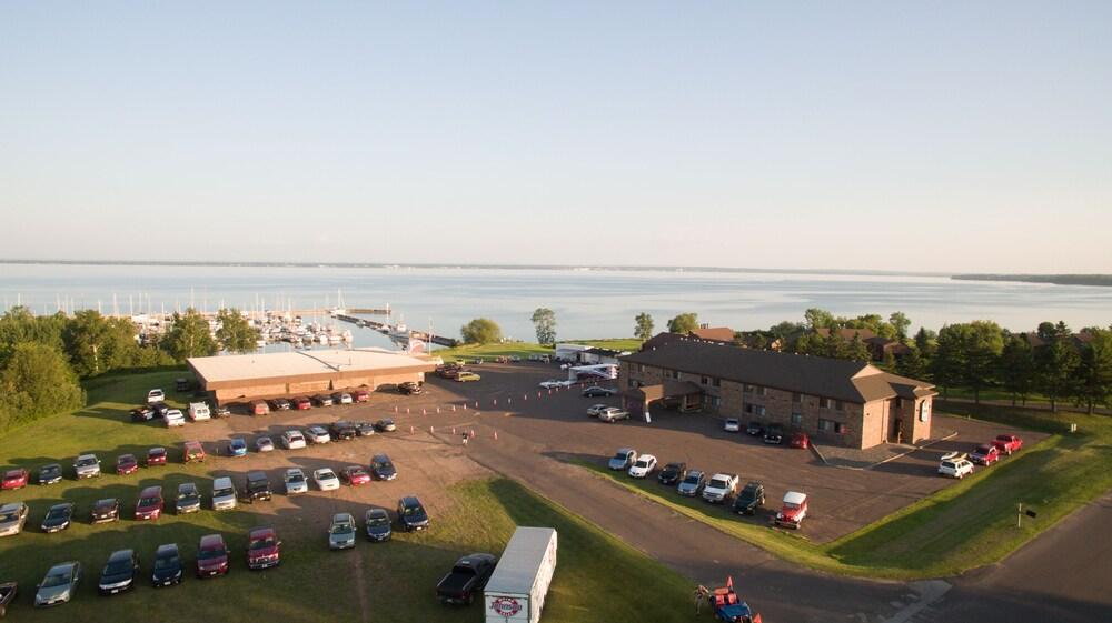 The Washburn Inn - On the Lake photo 21