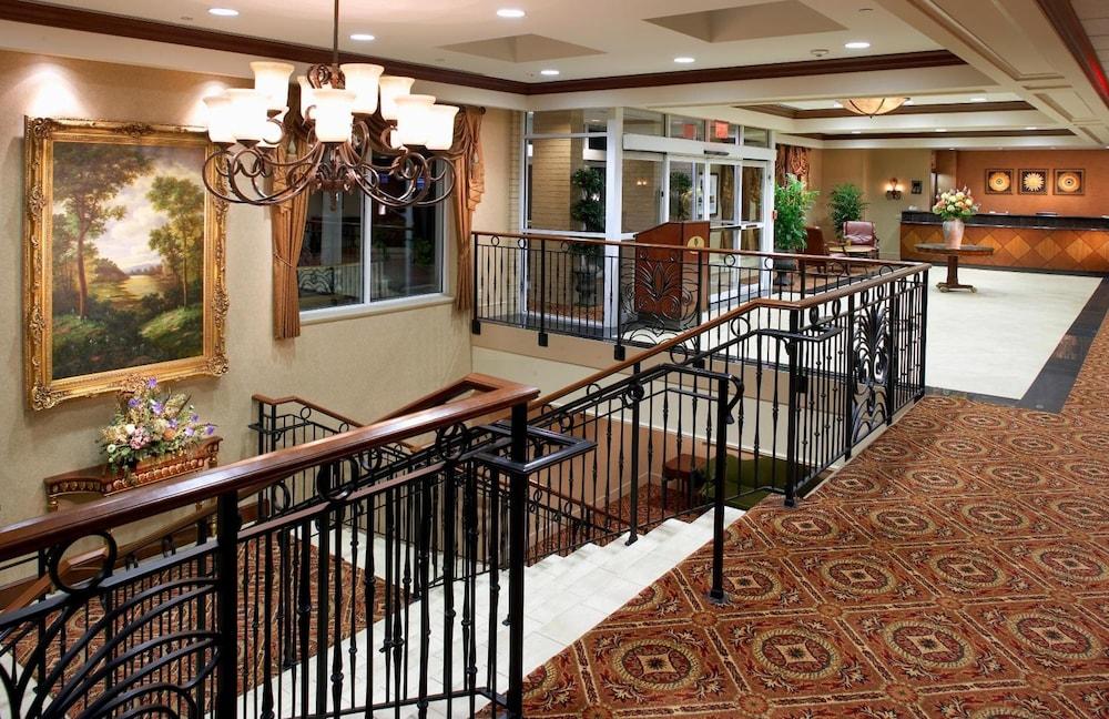 Clinton Inn Hotel & Event Center photo 11