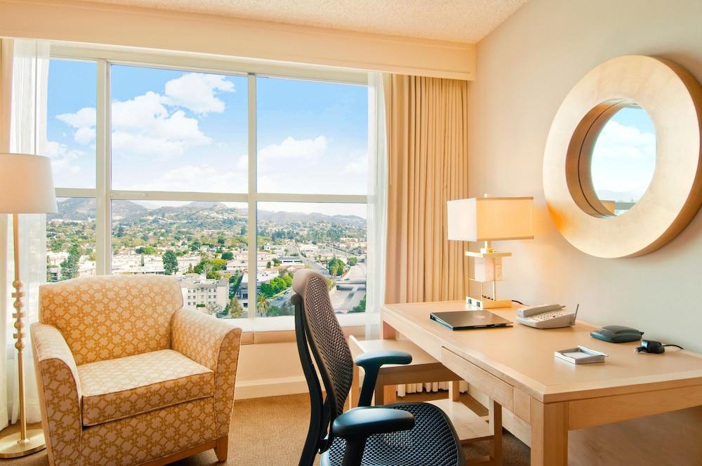 Hilton Los Angeles North/Glendale photo 4