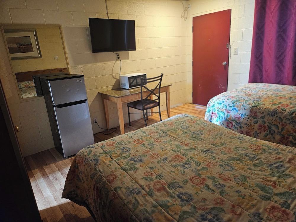Branding Iron Motel photo 19
