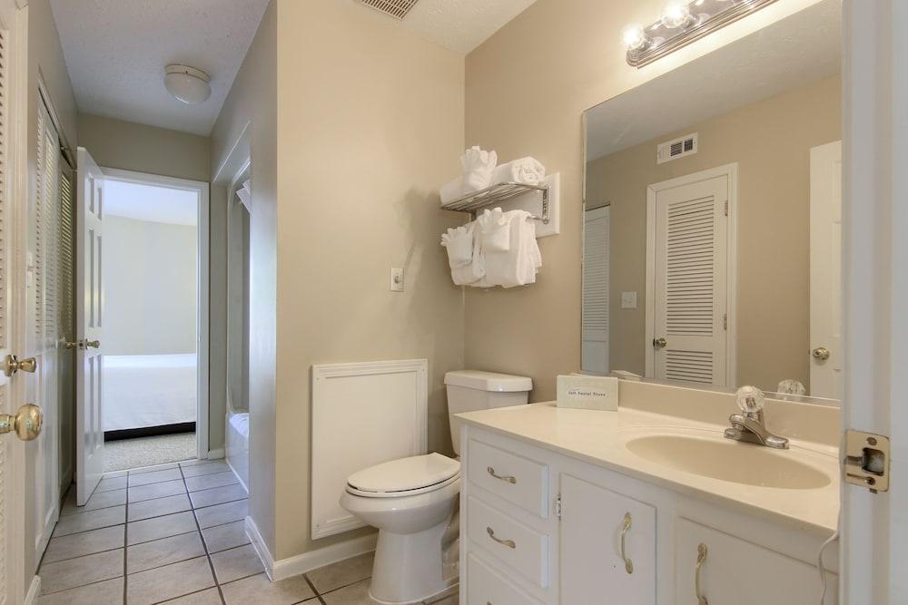 Country Club Villas photo 47