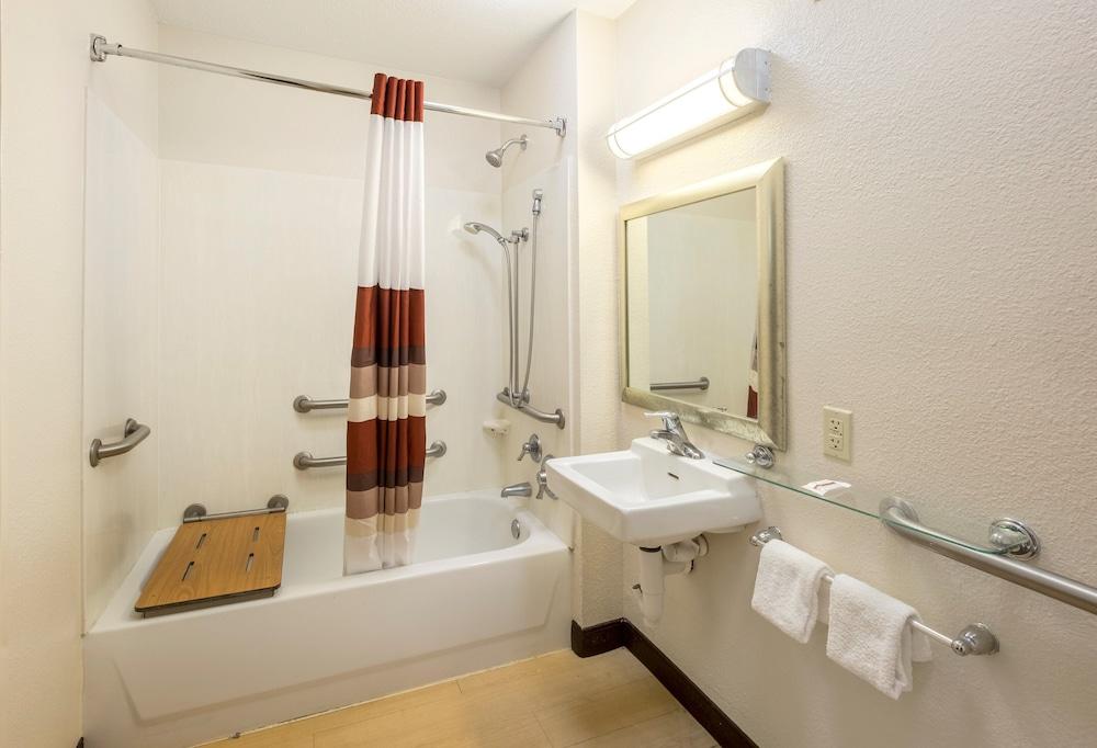 Red Roof Inn Jacksonville - Orange Park photo 25