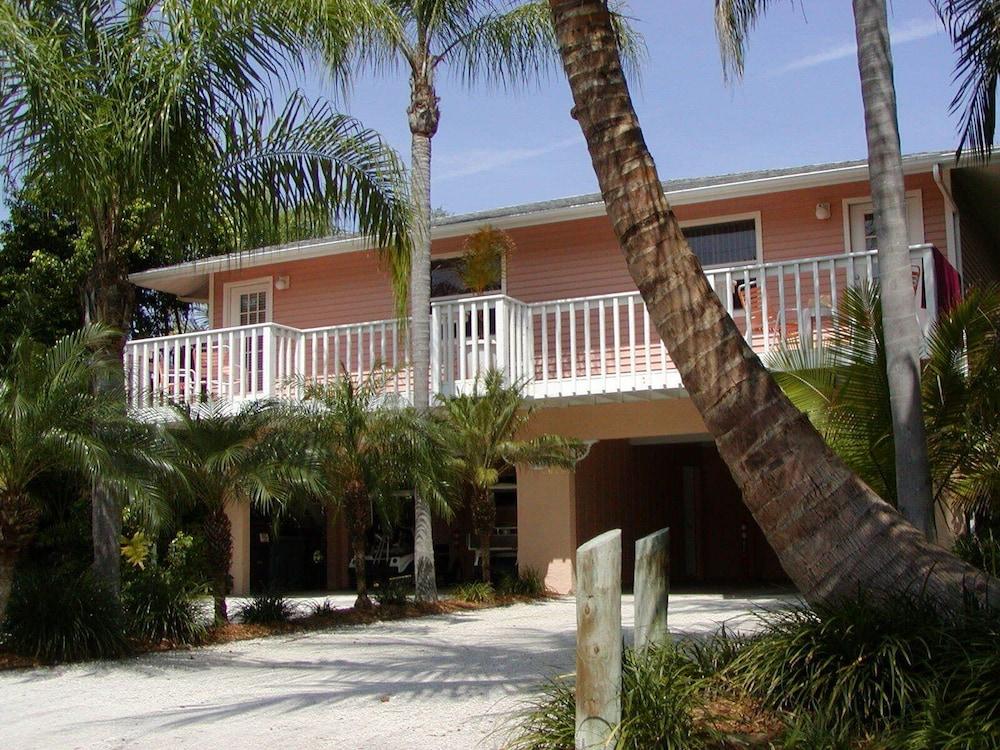 Siesta Palms By the Beach photo 20