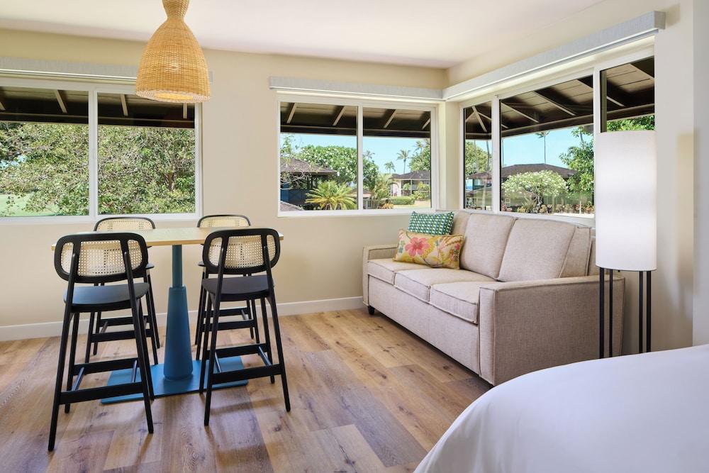 Royal Lahaina Bungalows & Spa photo 6