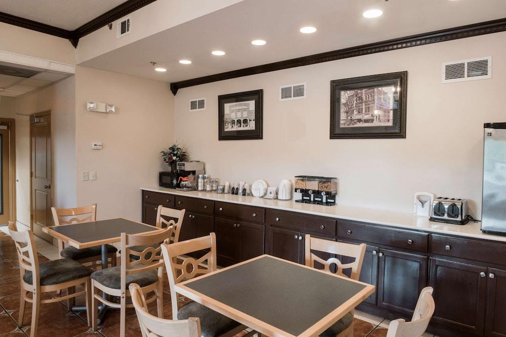 Americas Best Value Inn & Suites Griffin photo 27