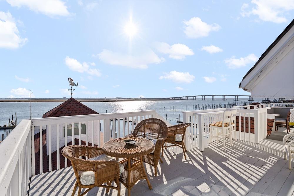 Tavern on the Bay Hotel & Marina photo 24
