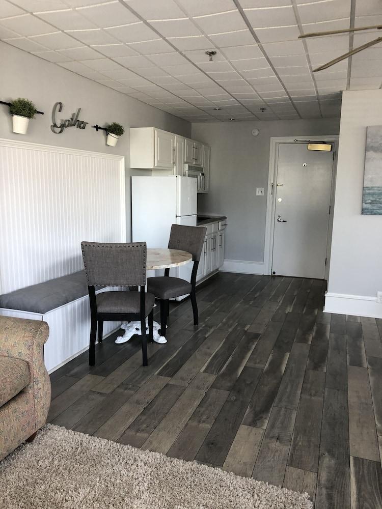Ocean Manor Inn photo 42