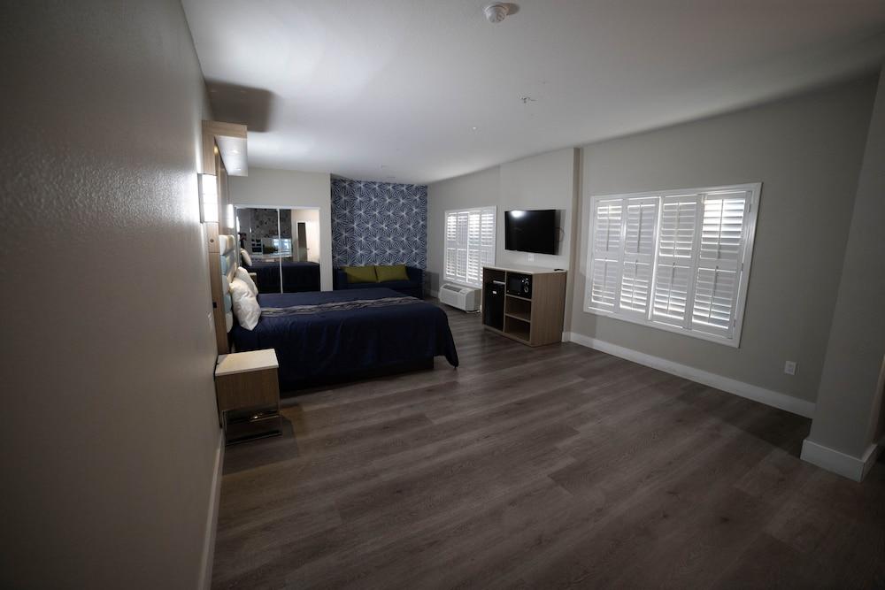 Mid City Inn and Suites photo 15