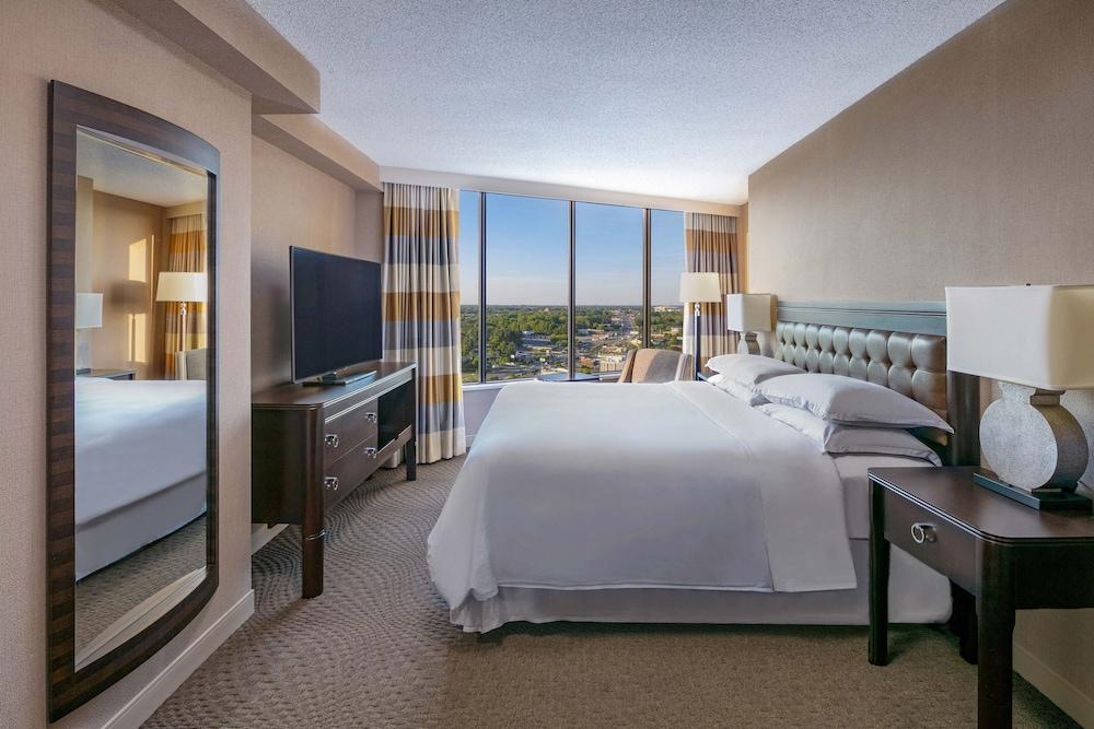 Sheraton Greensboro at Four Seasons photo 7