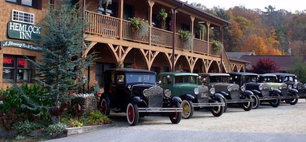 Hemlock Inn photo 17