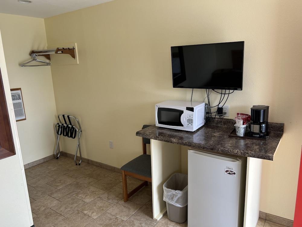 All Star Inn & Suites photo 28