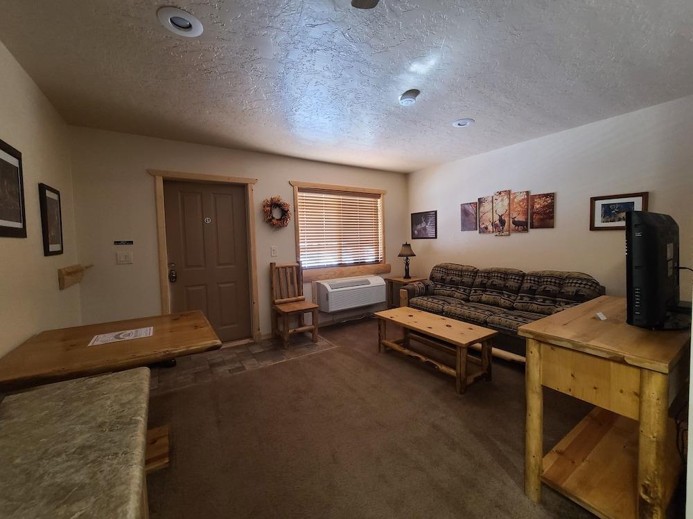 Flaming Gorge Hideout photo 22
