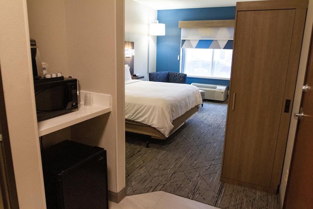 Holiday Inn Express Oneill by IHG photo 2