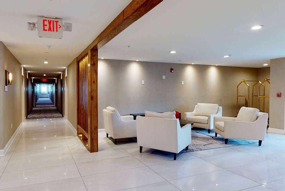 Ramada by Wyndham Strasburg/Shenandoah Valley photo 3