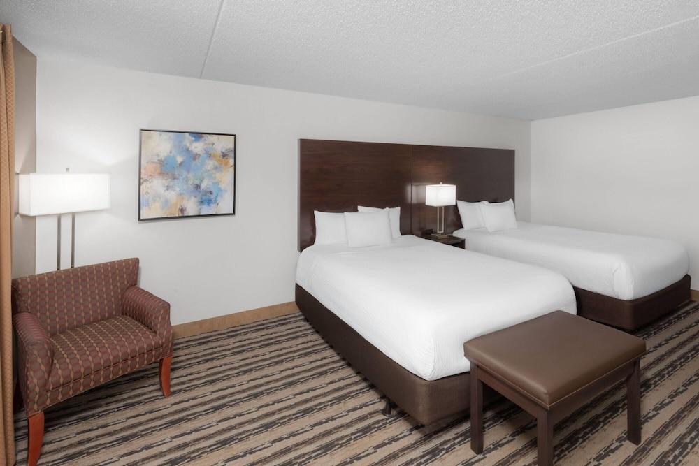 Endeavor Inn & Suites, Trademark Collection by Wyndham photo 13