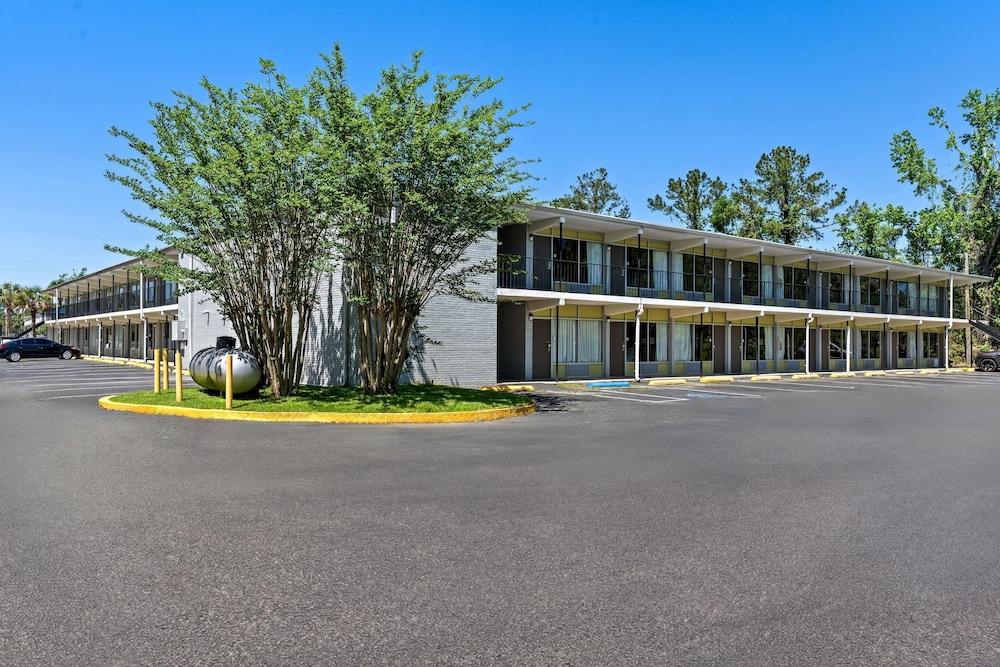 Econo Lodge Jennings photo 44