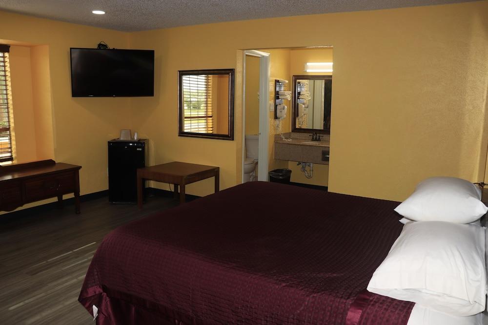 Chaparral Motel photo 55
