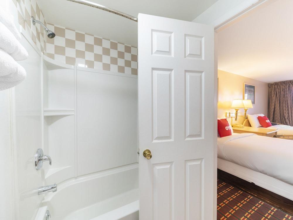 OYO Hotel Starlite Seneca Falls photo 12
