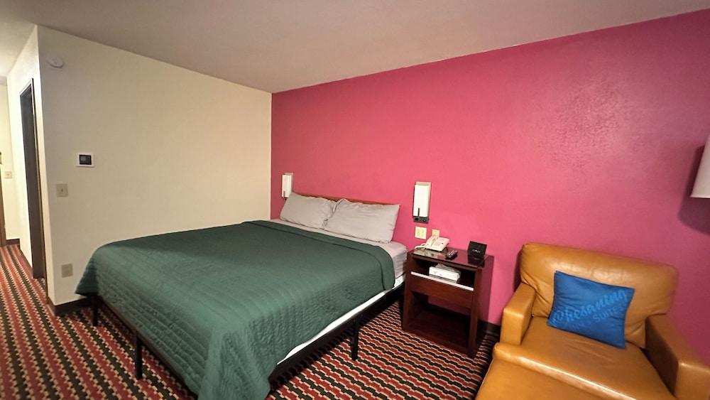 Chesaning Inn & Suites photo 70