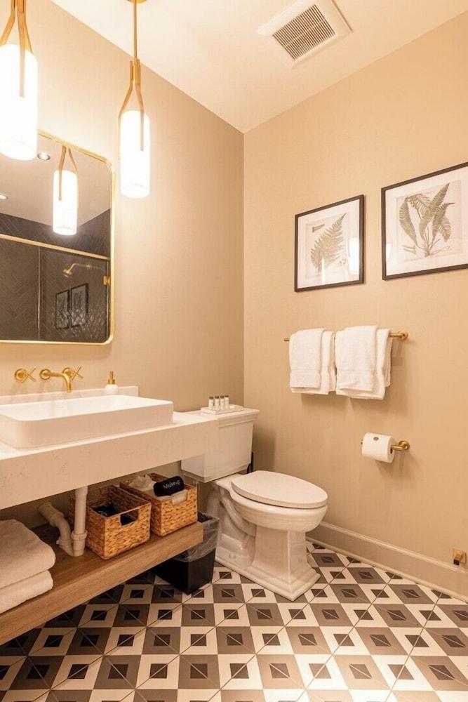 Sinclair Suites photo 8