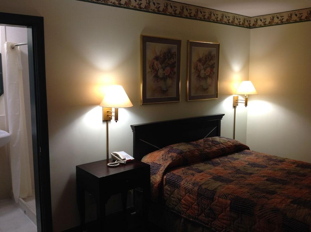 Budget Inn photo 3