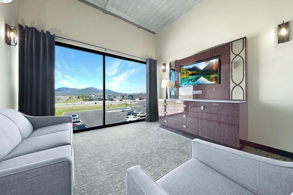 The Suites at Prairie Falls & Event Center photo 35