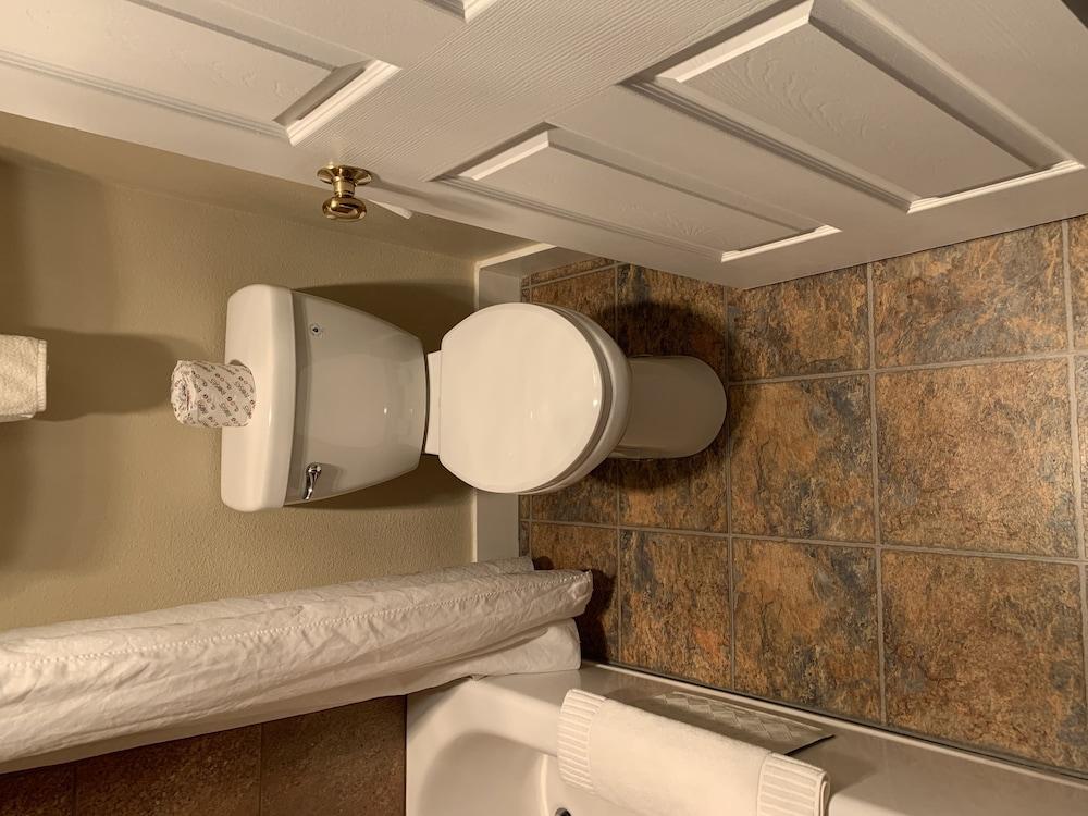 Morgan Inn And Suites photo 64