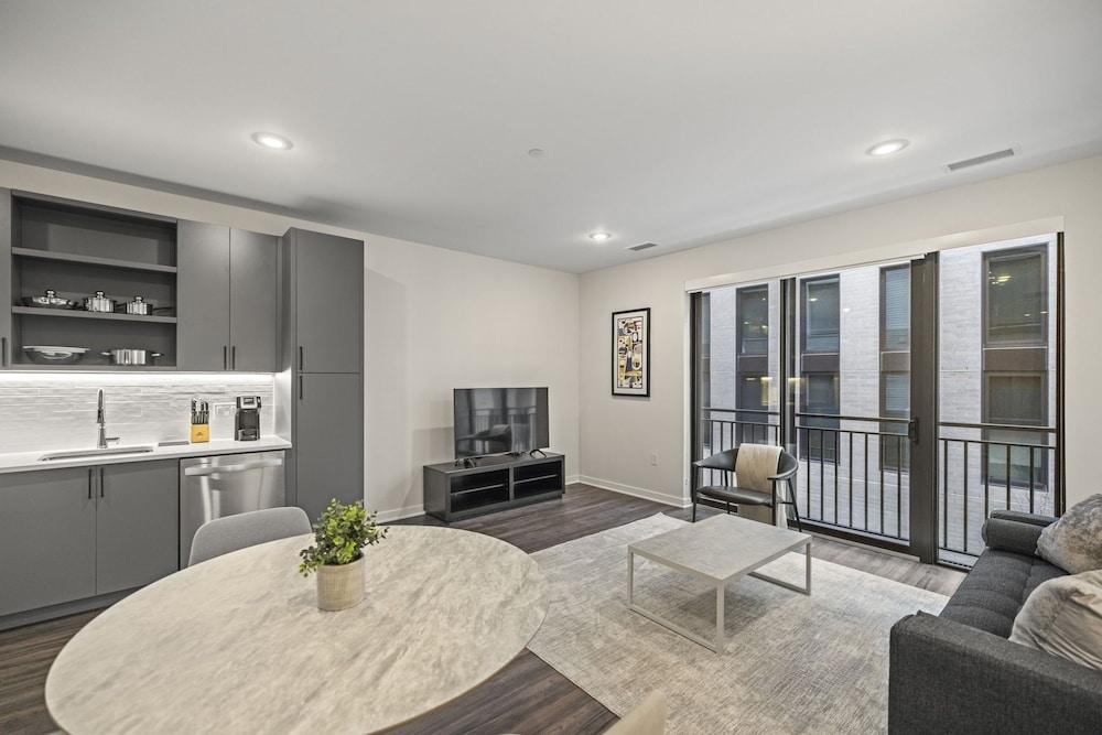 Placemakr Cathedral Heights photo 98
