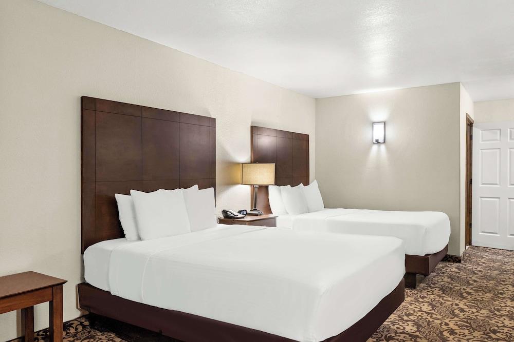Best Western George West Executive Inn photo 6