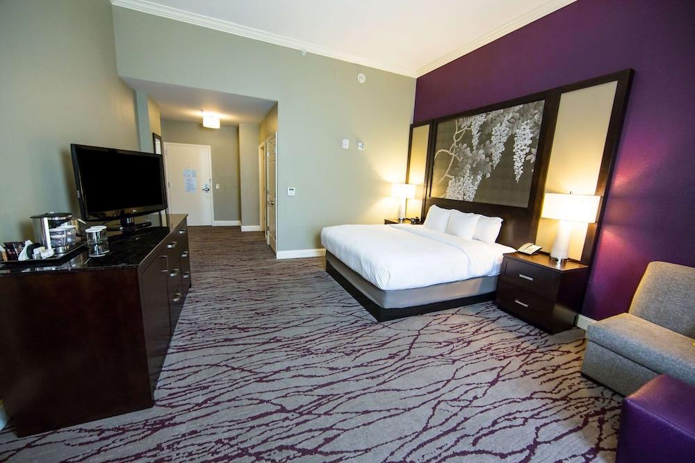 DoubleTree by Hilton Hotel Savannah Historic District photo 34