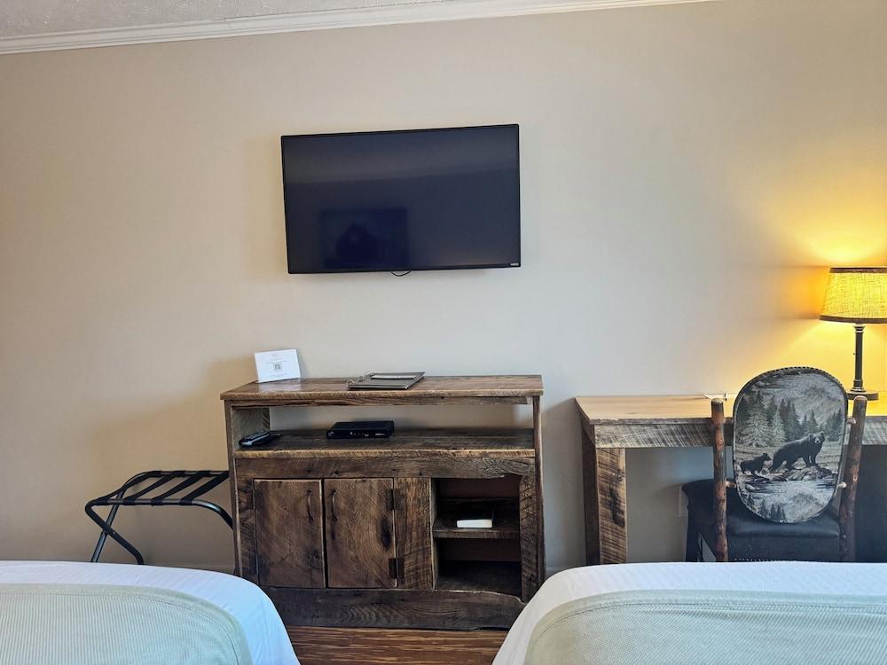 LakeFront Lodge photo 33