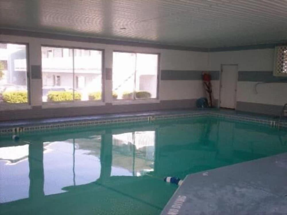 Fairview Beachfront Inn photo 13