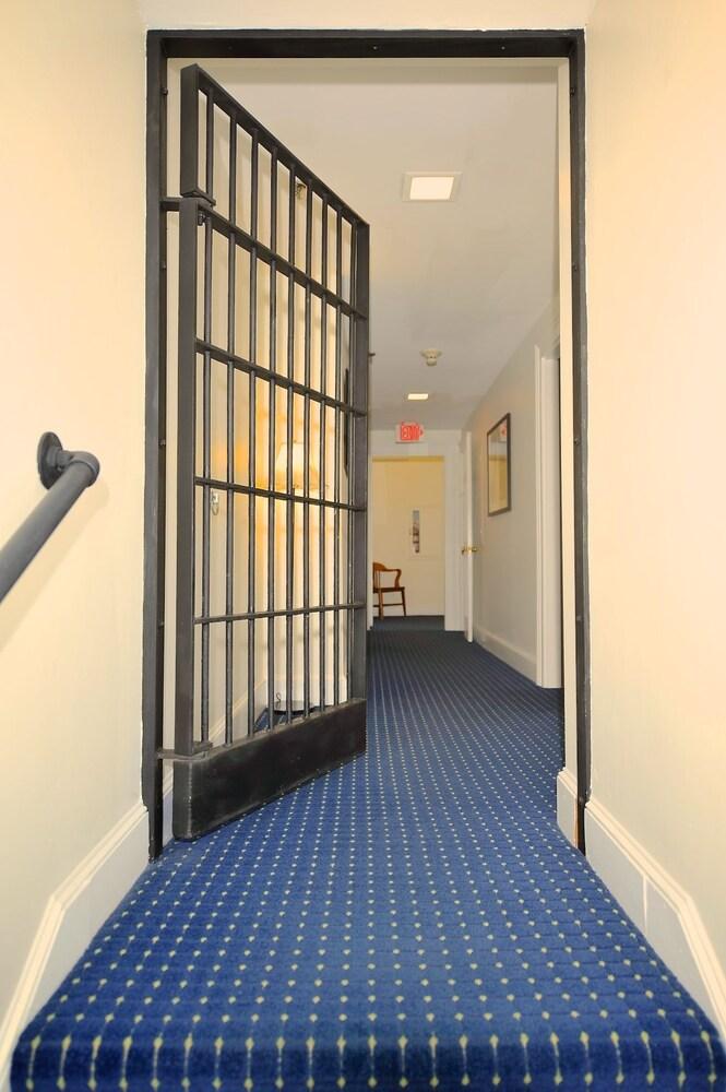 Jailhouse Inn photo 32
