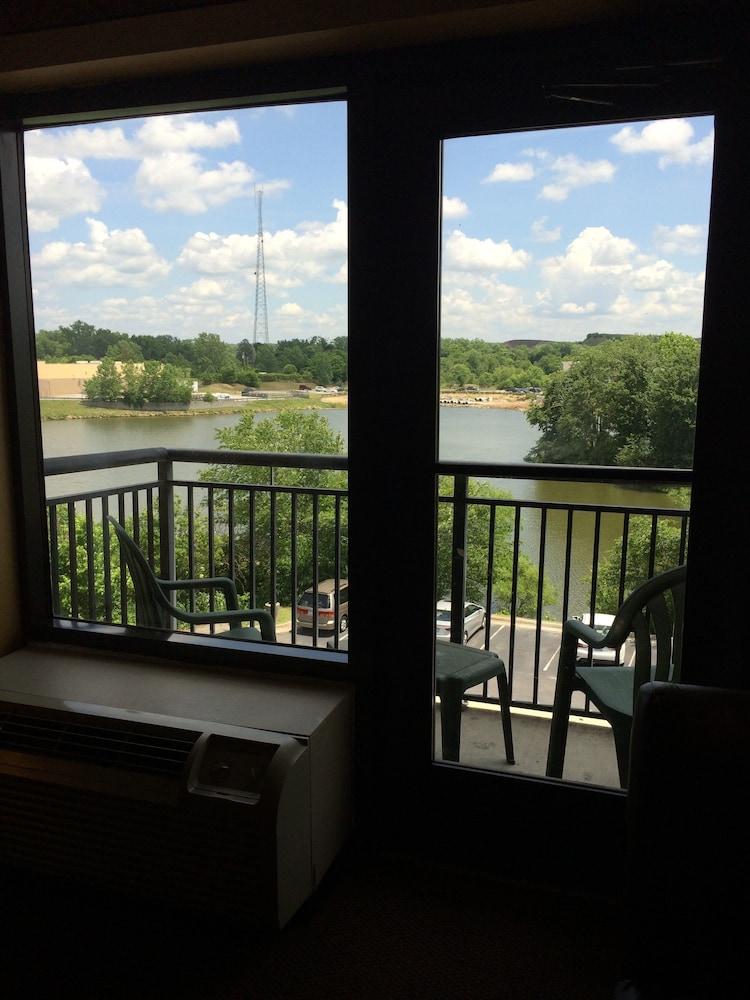 Comfort Suites South Park photo 45