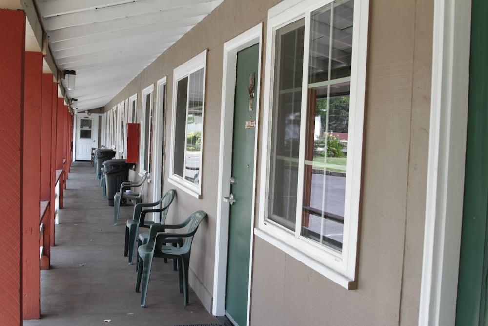 Jumping Frog Motel photo 89