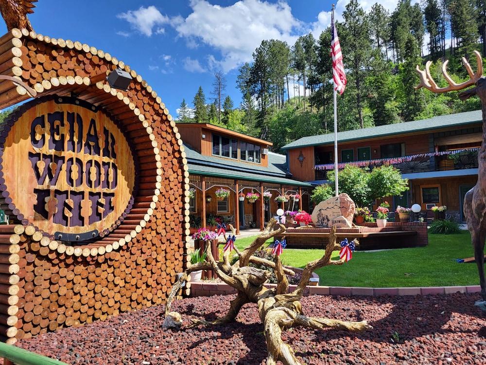 Cedar Wood Inn photo 16