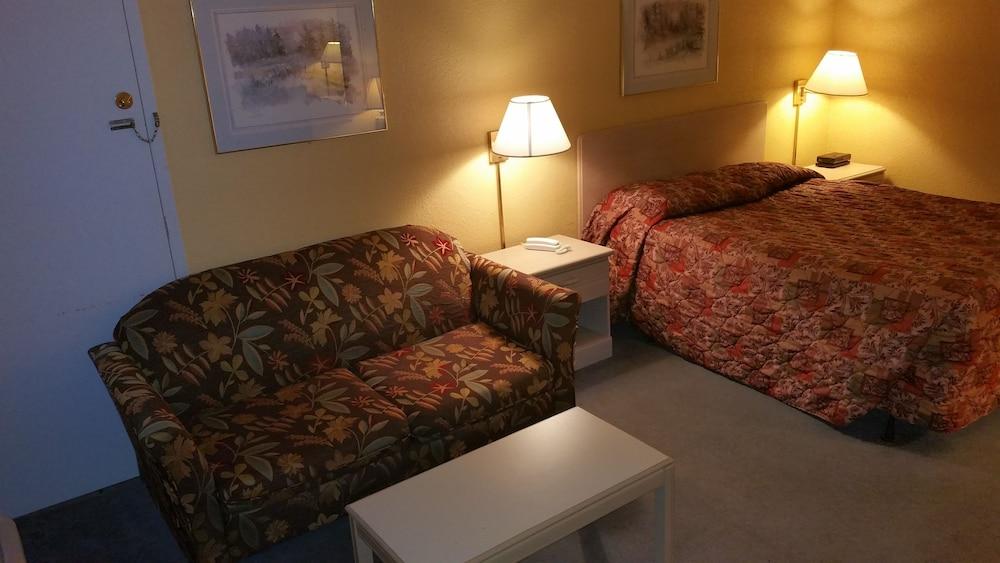 Victorian Inn photo 5