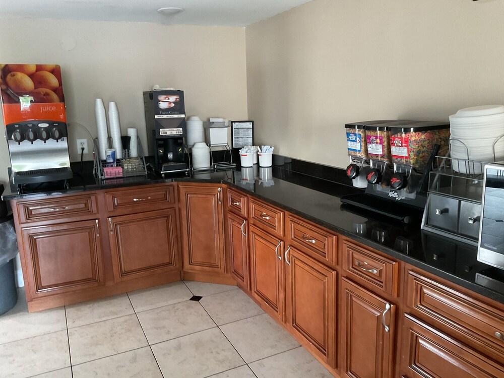 Super 8 by Wyndham Chattanooga/East Ridge photo 23