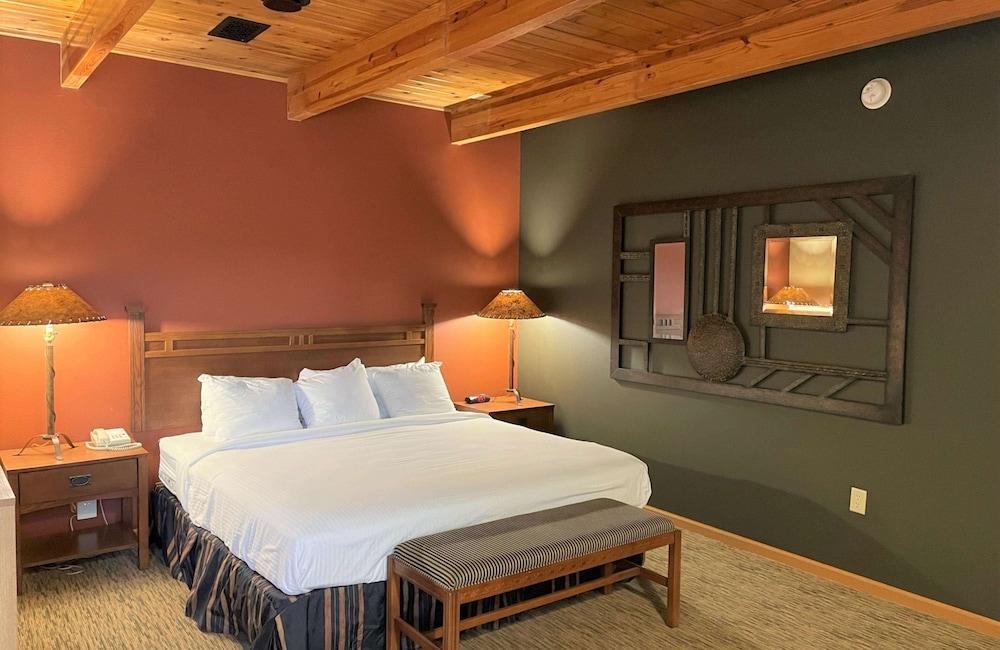 Crossroads Hotel and Event Center photo 56