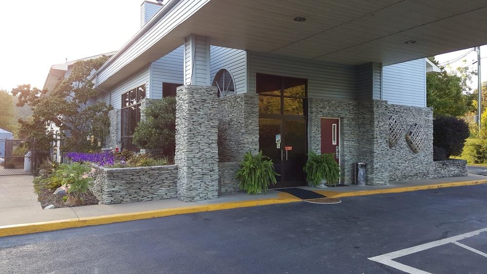 Americourt Hotel photo 1