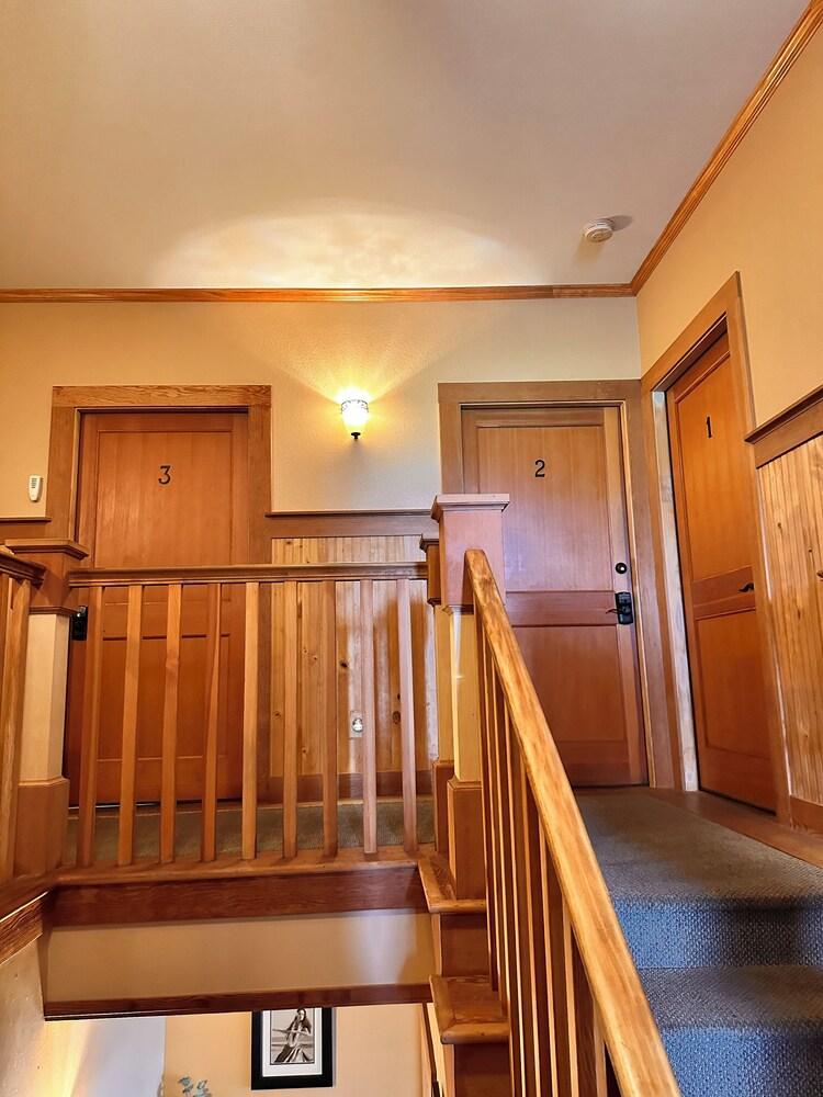 Hilo Town Inn photo 23