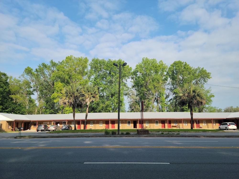 Harikrishna Midway Motel photo 3