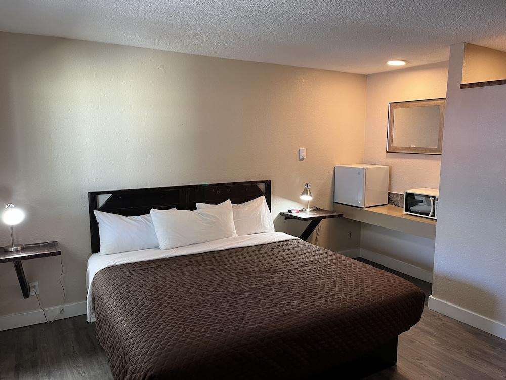 Heidis Inn Ilwaco photo 36